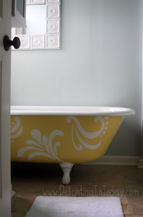 Clawfoot-Bathtub-Painted