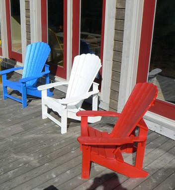 red-white-and-blue-adirondack-chairs-e1340738224605