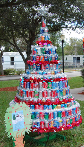 CHRISTMAS-TREE-MADE-OF-SODA-CANS