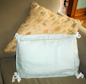 diy_no_sew_pillows_013.jpg